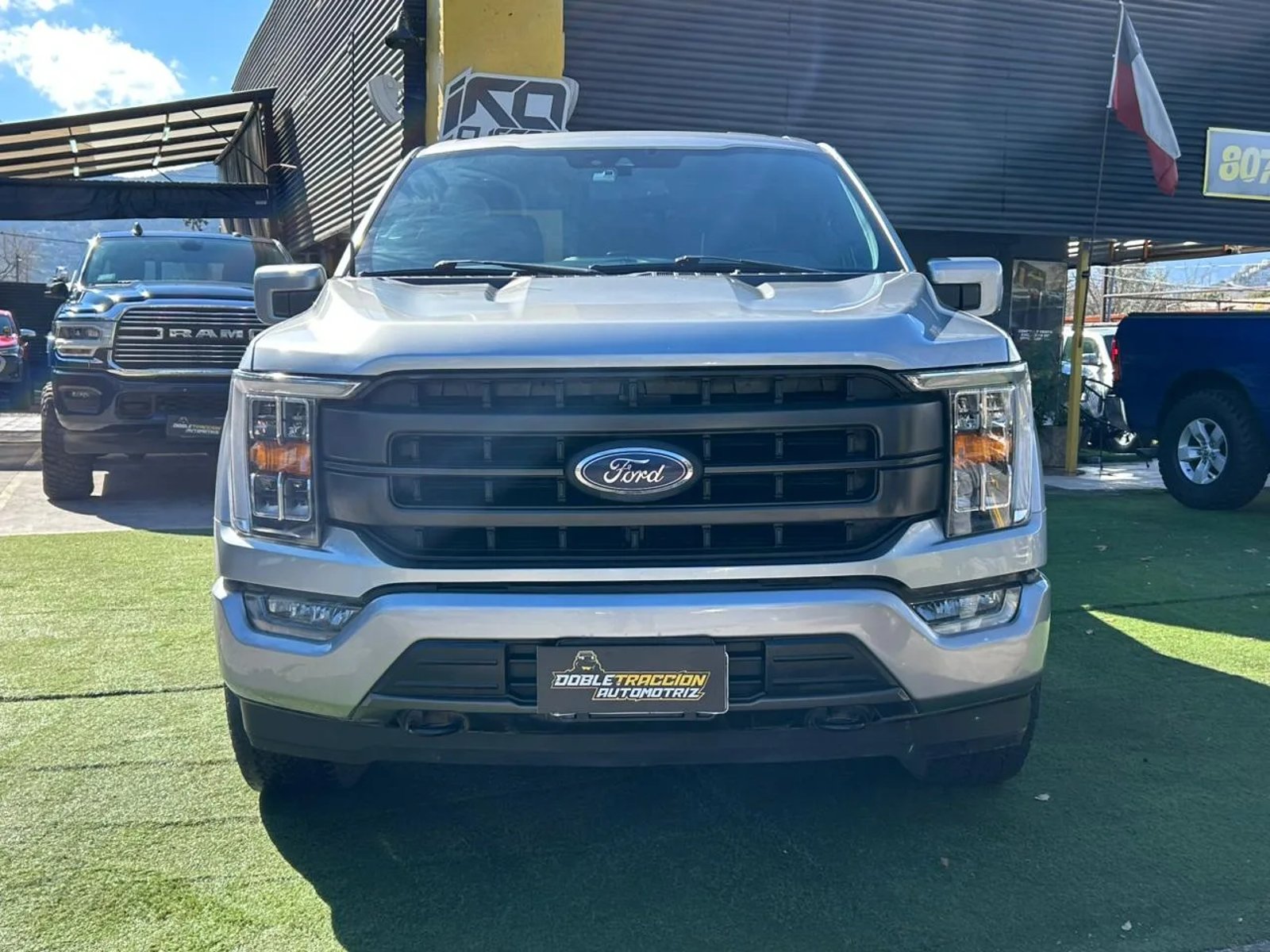 Ford F-150 Lariat Sport 5.0 2022 - Foto 2 de 16
