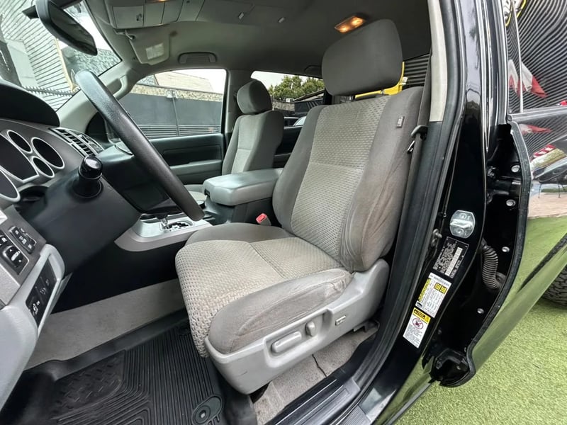 Toyota Tundra 5.7 4x4 2011 - Imagen 14 de 19