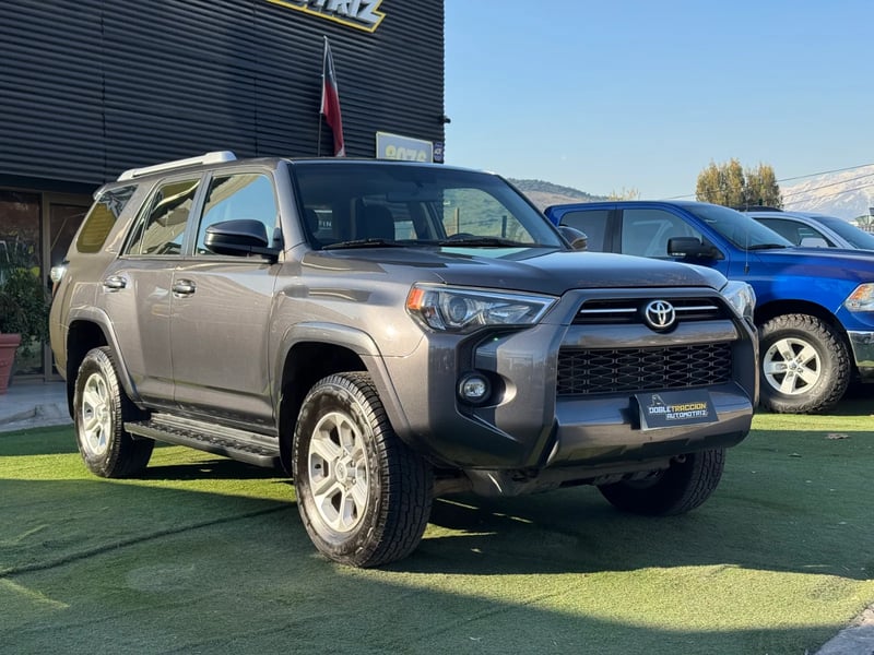 Toyota 4Runner SR5 2021