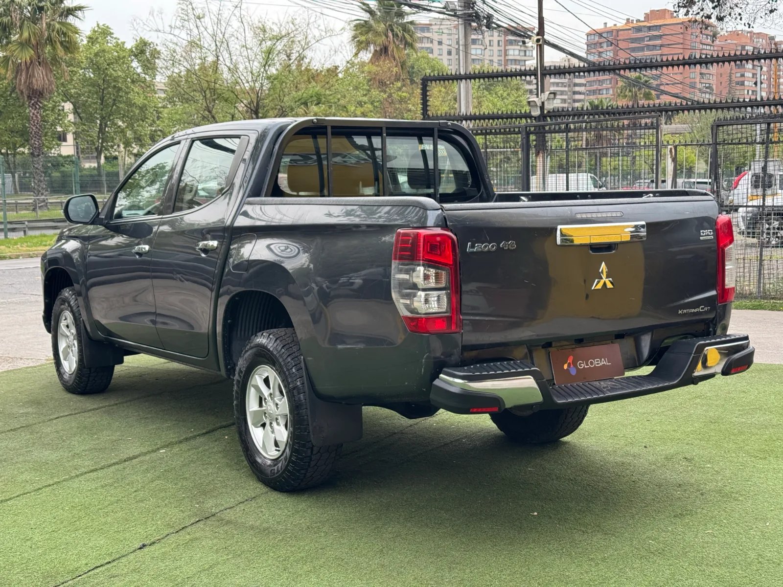 Mitsubishi L200 Katana CRT 2021 - Foto 5 de 16