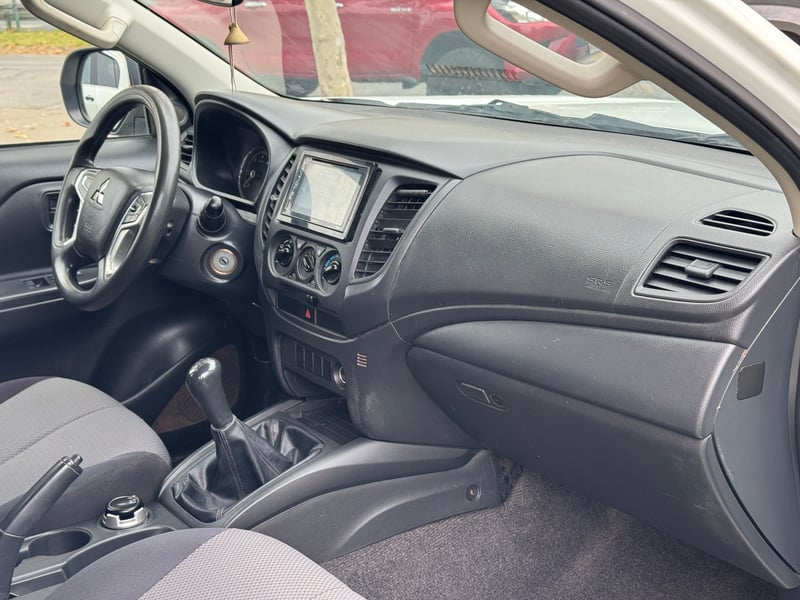 Mitsubishi L200 Katana CRT 2022 - Imagen 17 de 18