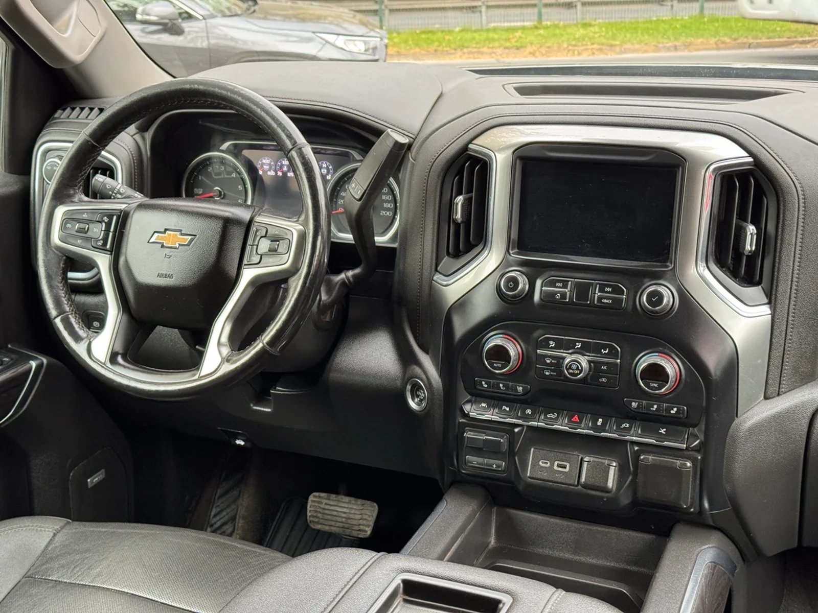 CHEVROLET SILVERADO 4X4 3.0L AUT 2022 - Imagen 13 de 15