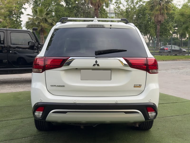 Mitsubishi Outlander GLX 2023 - Imagen 6 de 19