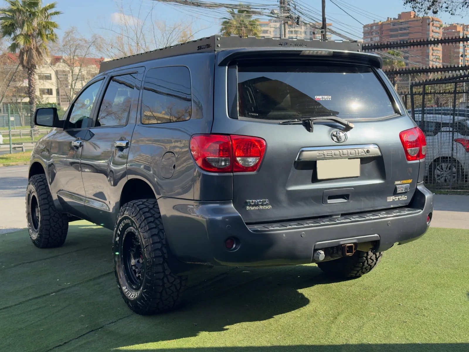 Toyota Sequoia Limited 2011 - Imagen 8 de 17