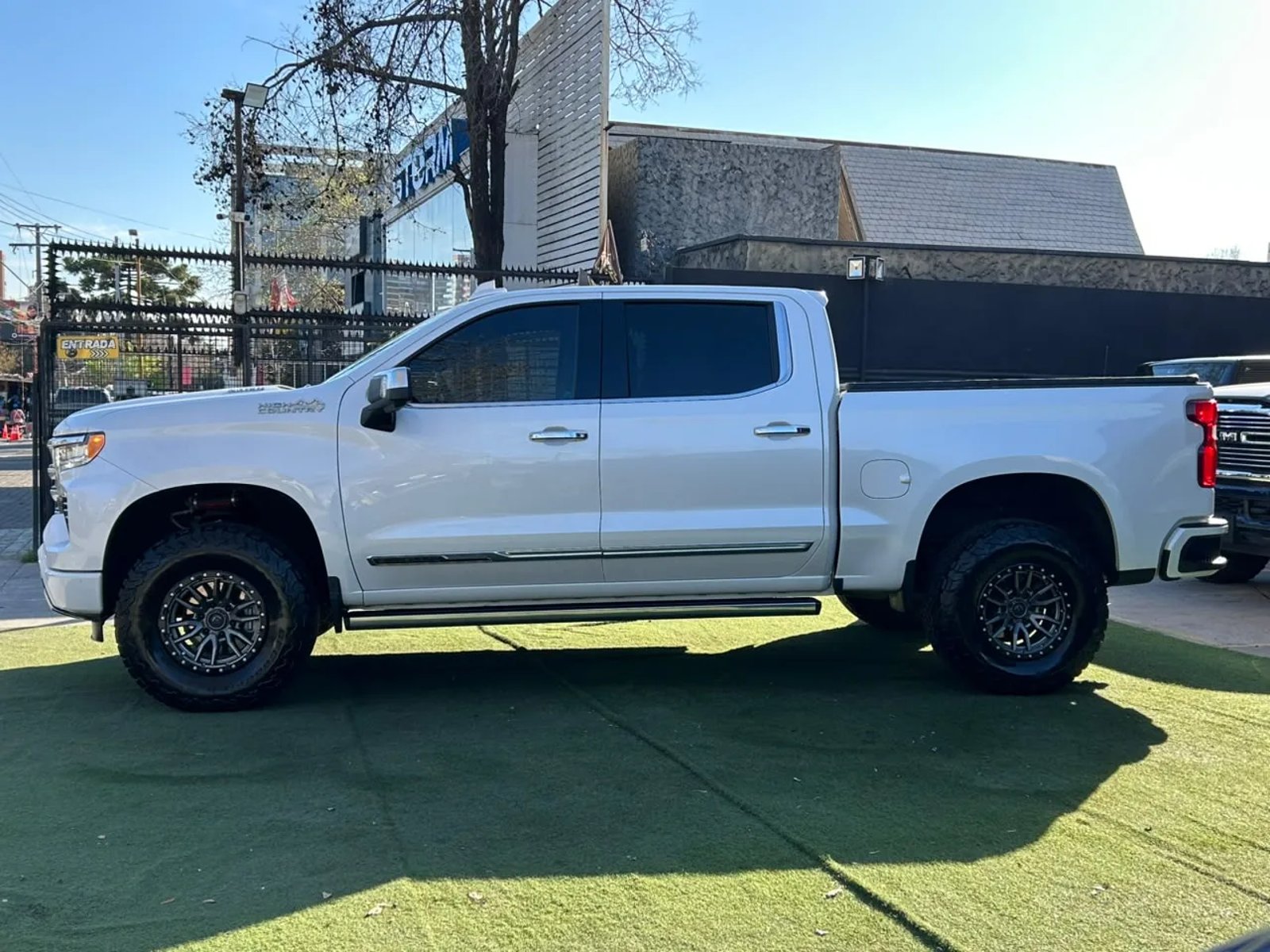 Chevrolet Silverado High Country 2023 - Foto 5 de 18