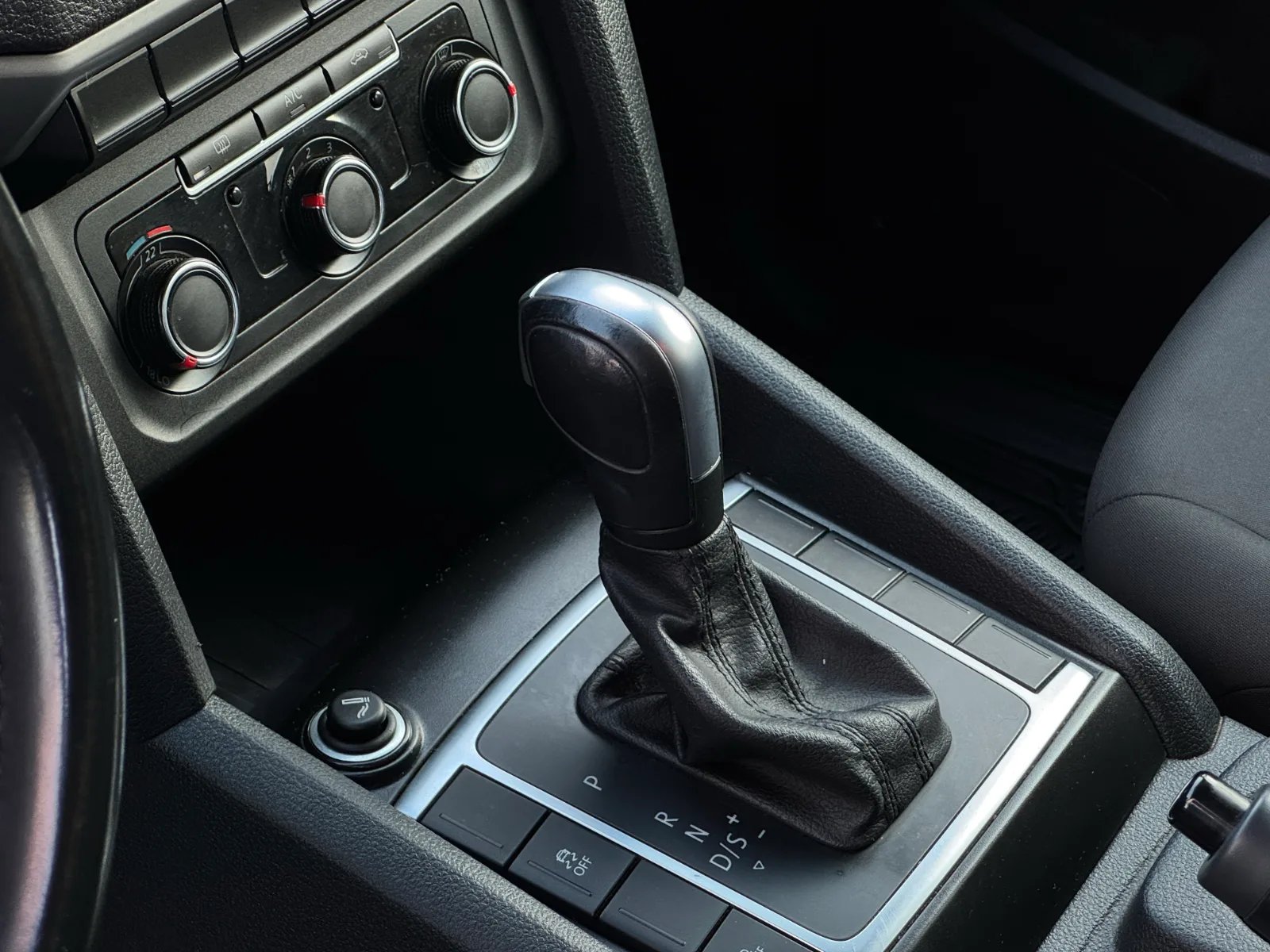 Volkswagen Amarok Confortline 4x4 AT 2022 - Imagen 15 de 17