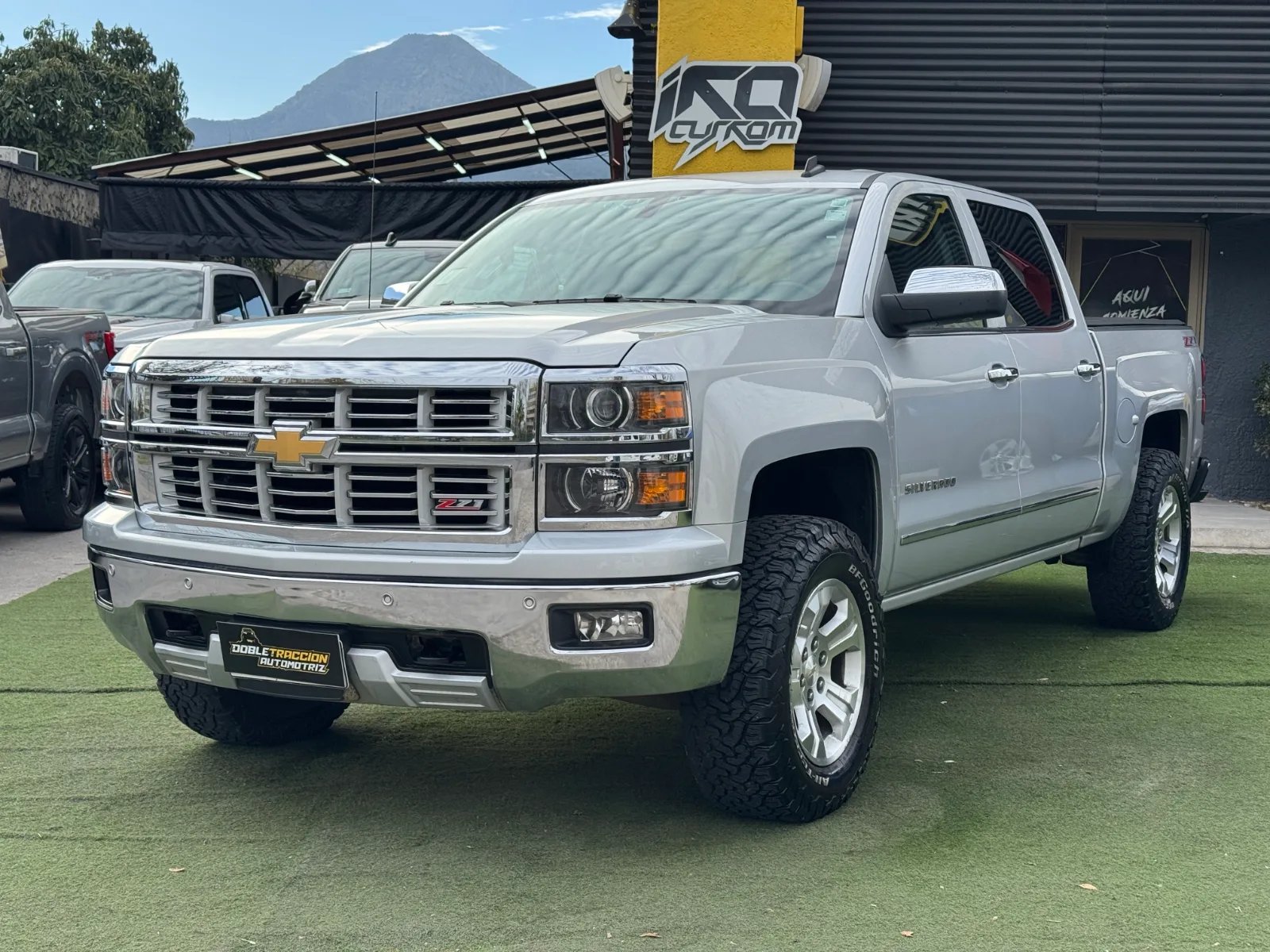 Chevrolet Silverado LTZ Z71 2015 - Foto 3 de 19
