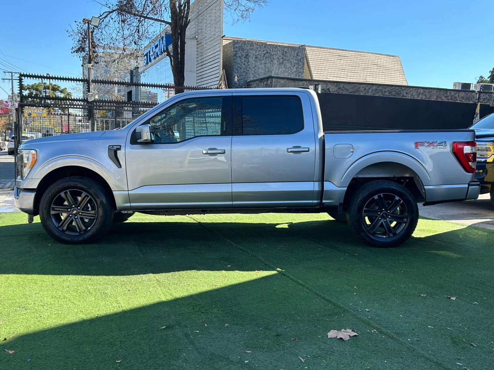 Ford F-150 Lariat Sport 5.0 2022 - Imagen 6 de 16