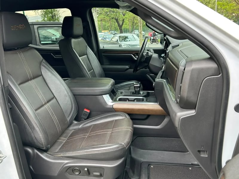 Chevrolet Silverado High Country Duramax IVA INCLUIDO 2025 - Imagen 15 de 18