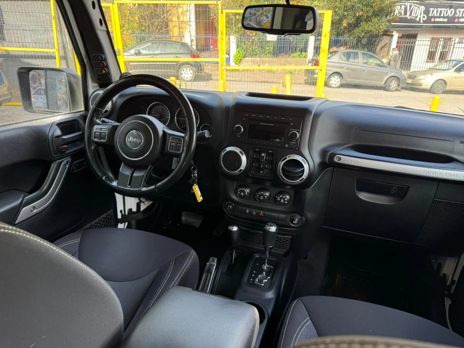 JEEP WRANGLER UNLIMITED SAHARA 2.8 AUT 2015 - Imagen 9 de 12