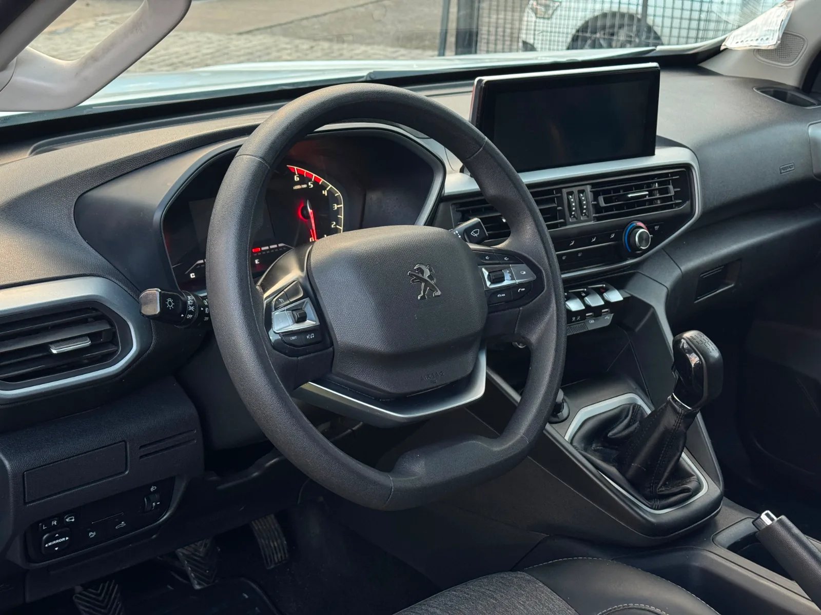 Peugeot Landtrek Active 2023 - Imagen 13 de 18