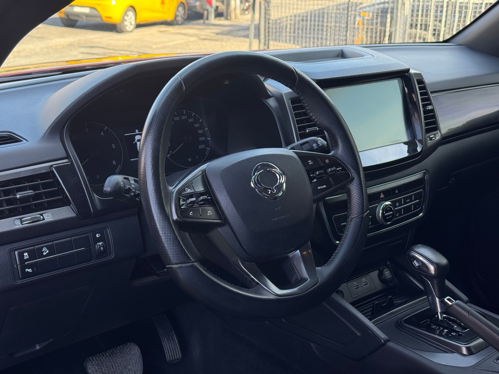 SsangYong Musso Grand Limited 2023 - Imagen 13 de 19