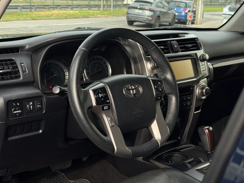 Toyota 4Runner Limited 2017 - Imagen 12 de 19