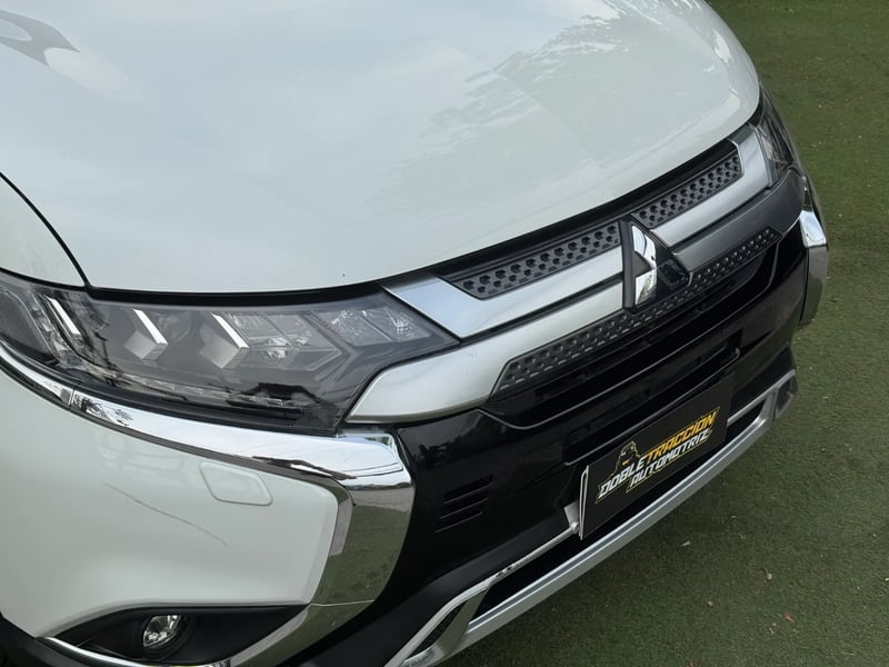 Mitsubishi Outlander GLX 2023 - Imagen 9 de 19