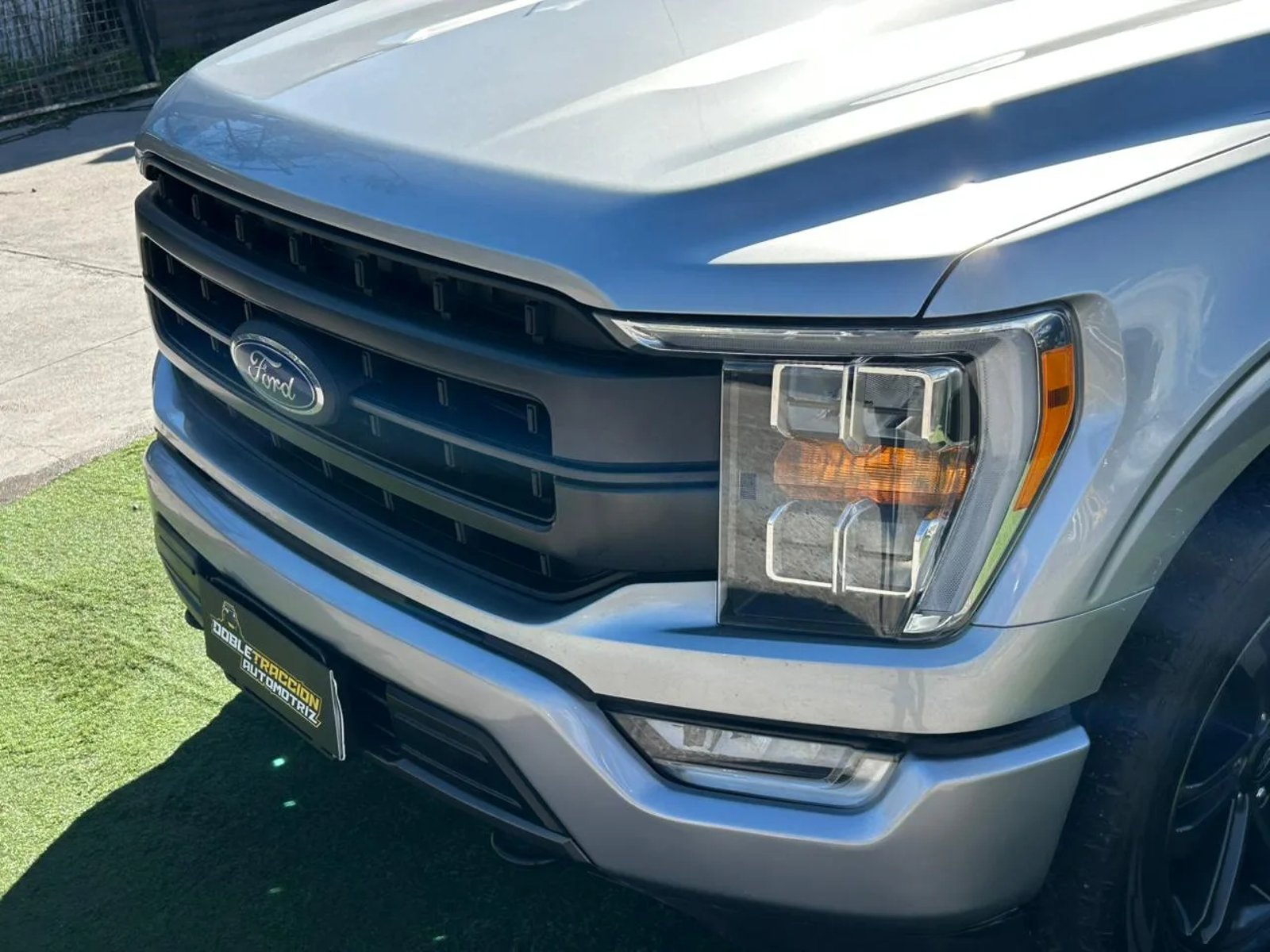 Ford F-150 Lariat Sport 5.0 2022 - Foto 3 de 16