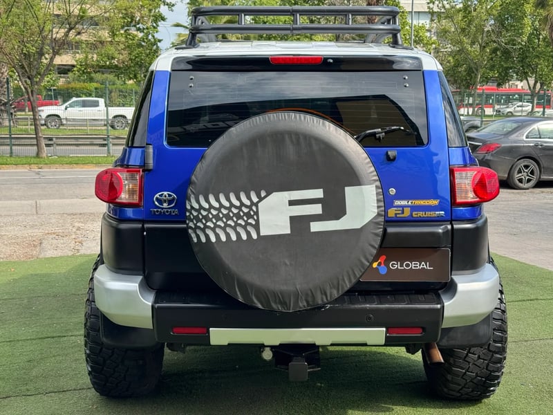 Toyota FJ Cruiser Limited 2010 - Imagen 6 de 18