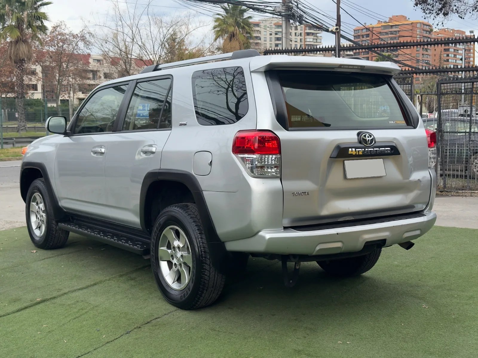 Toyota 4Runner SR5 2013 - Imagen 5 de 17