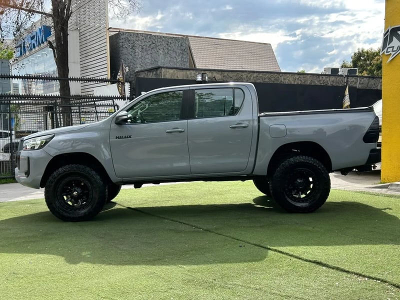 Toyota Hilux SR 2.8D 2022 - Imagen 4 de 14