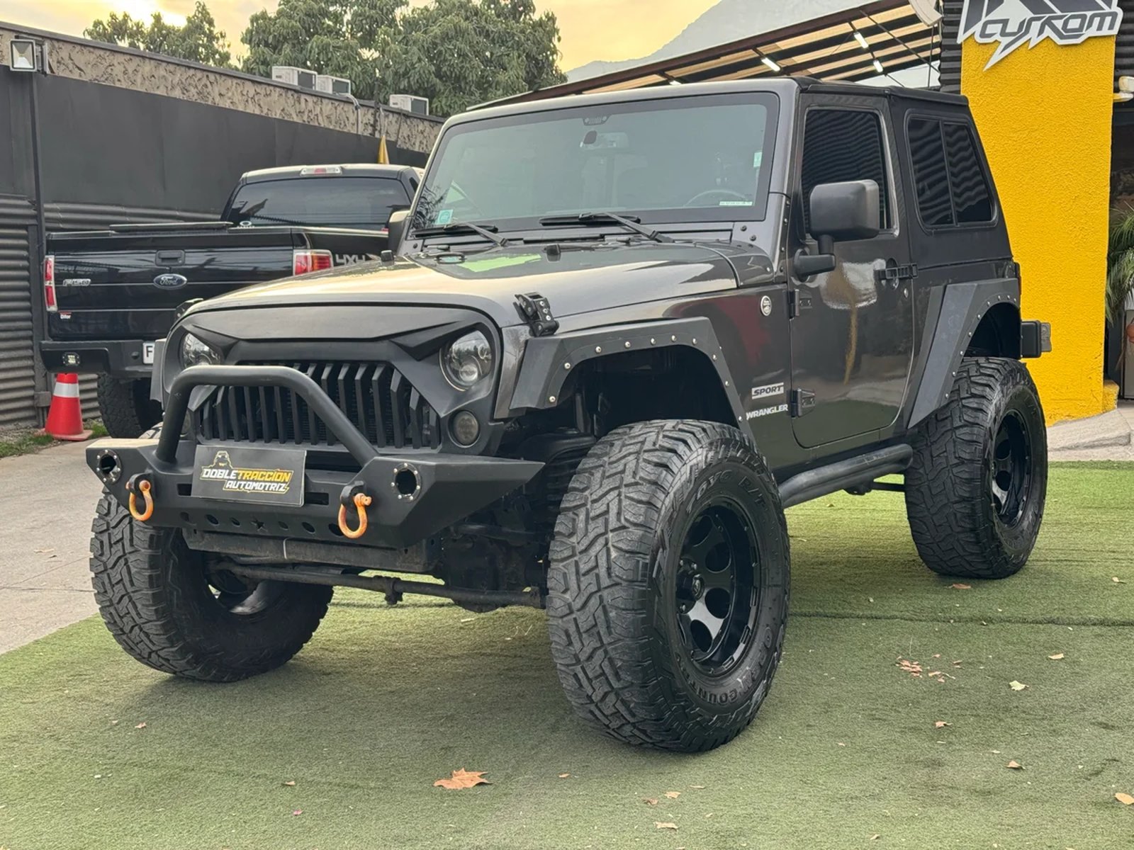 Jeep WRANGLER SPORT 3.6 AUT 2017 - Foto 2 de 14