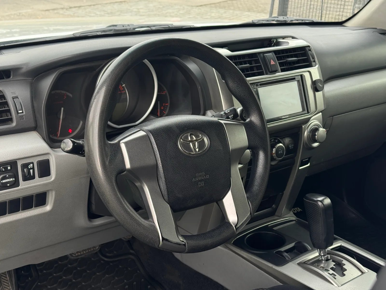 Toyota 4Runner SR5 2013 - Imagen 12 de 17