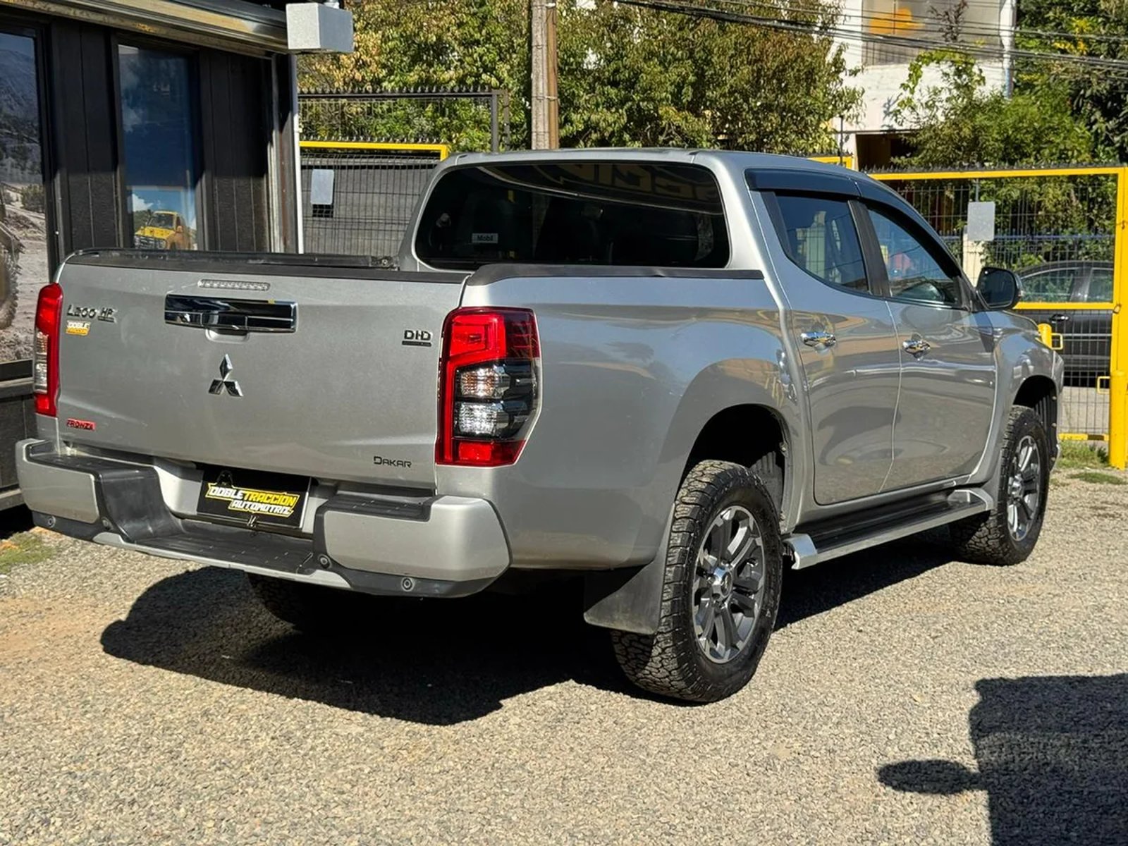 MITSUBISHI L200 DAKAR HP 4X4 2.4 2021 - Imagen 8 de 14