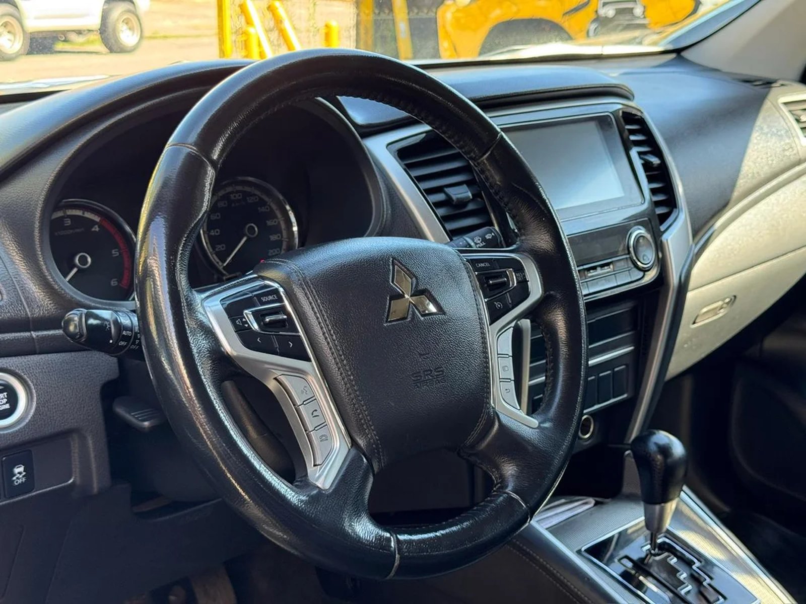 MITSUBISHI L200 DAKAR HP 4X4 2.4 2021 - Imagen 12 de 14