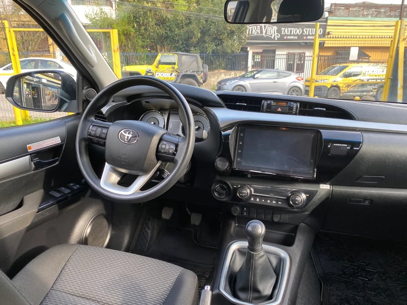 Toyota Hilux SR 2026 - Imagen 18 de 19