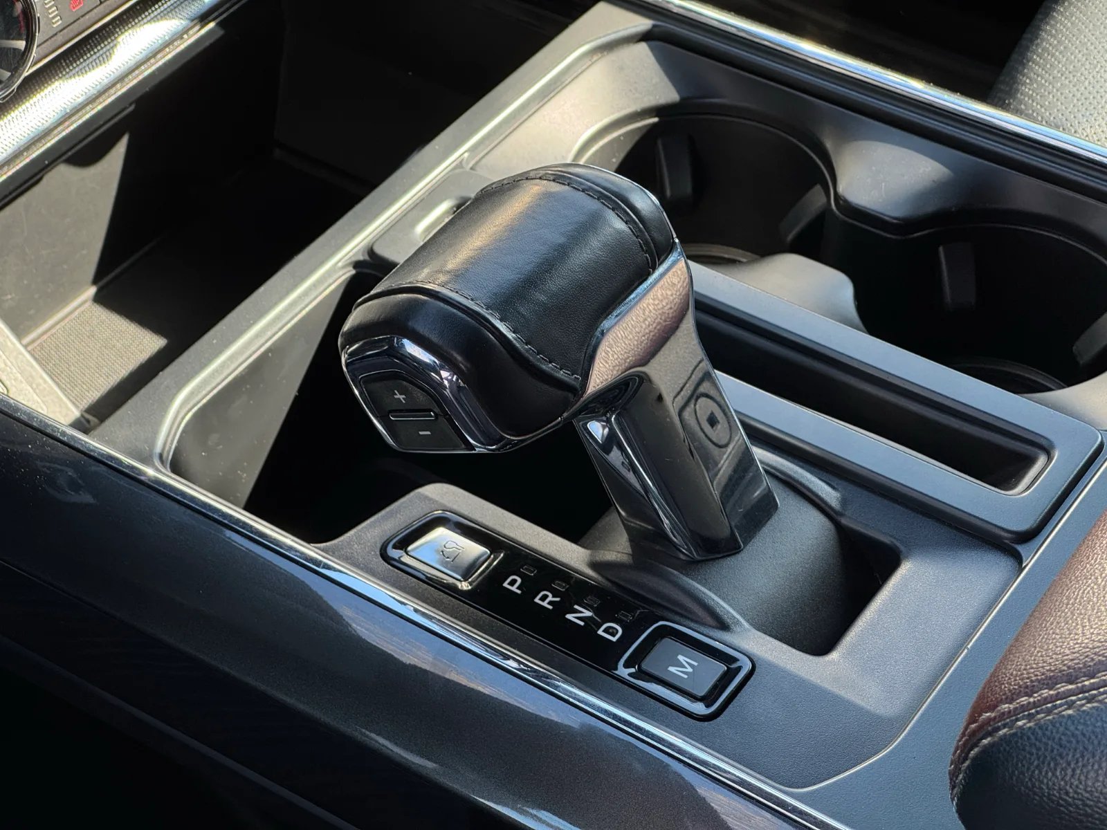 Ford F-150 Lariat Sport 2022 - Imagen 17 de 19