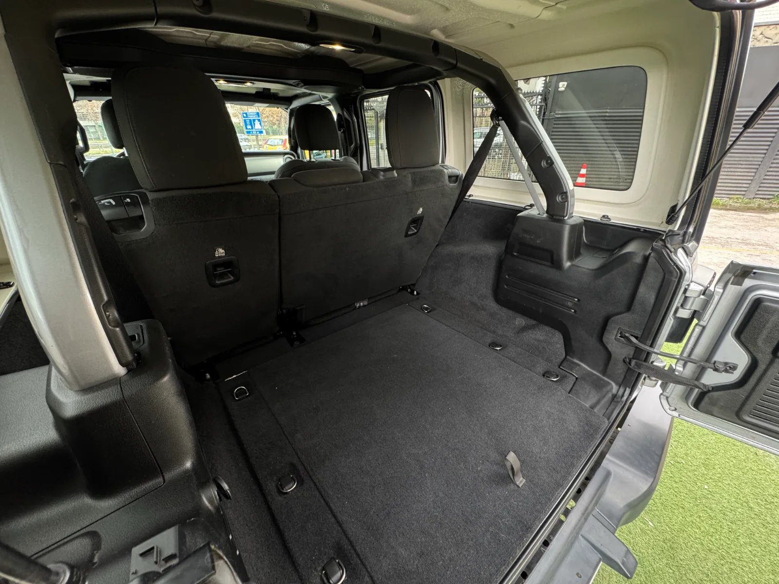 Jeep Wrangler JLU Sport 2020 - Imagen 19 de 19