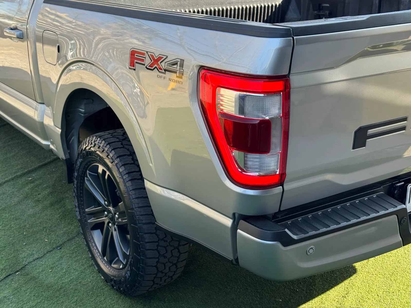 Ford F-150 Lariat Sport 2022 - Imagen 10 de 19