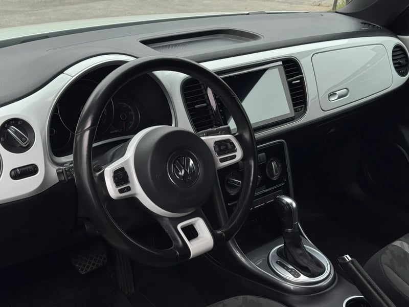 Volkswagen Beetle 2018 - Imagen 11 de 16