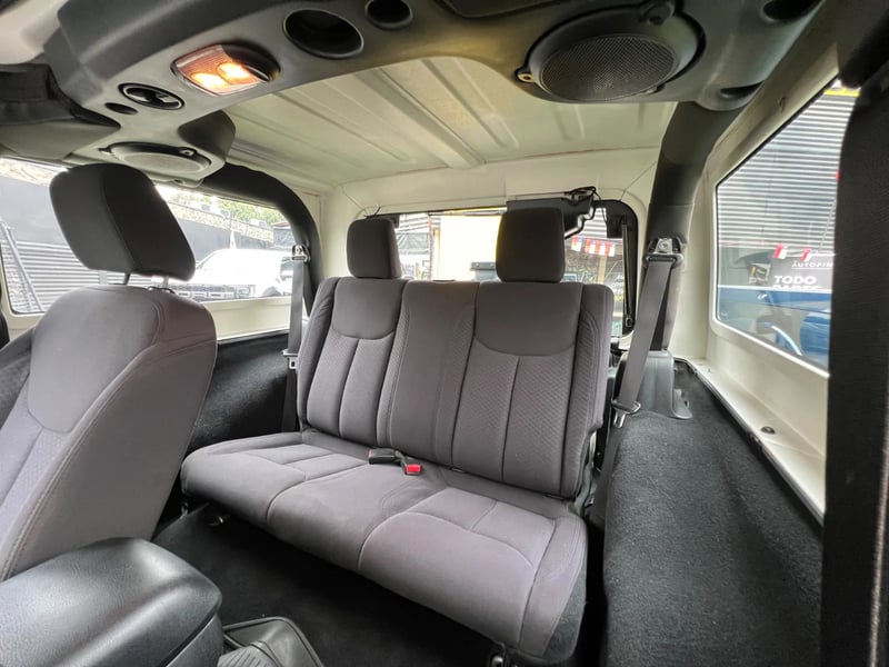 Jeep Wrangler Sport CRD 2.8 2013 - Imagen 15 de 17