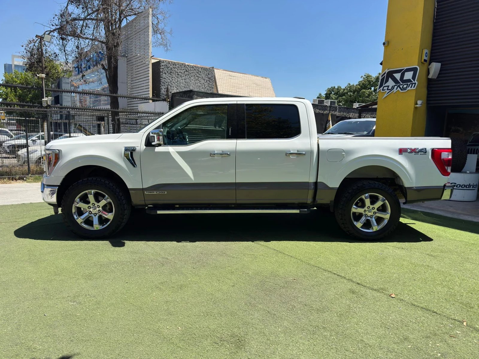 FORD F150 LARIAT LUXURY 4X4 5.0 AUT 2022 - Imagen 6 de 15