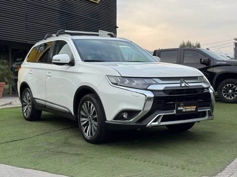 Mitsubishi Outlander GLX 2023
