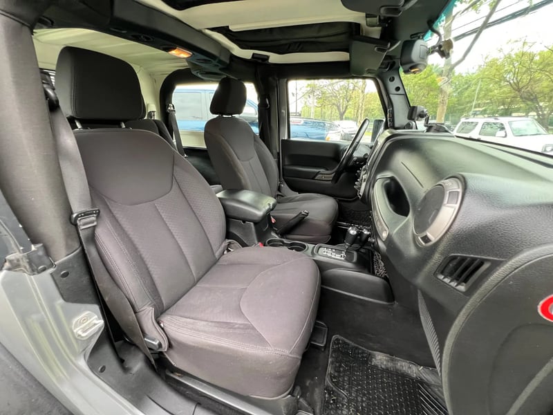 Jeep Wrangler Sport CRD 2.8 2013 - Imagen 13 de 17