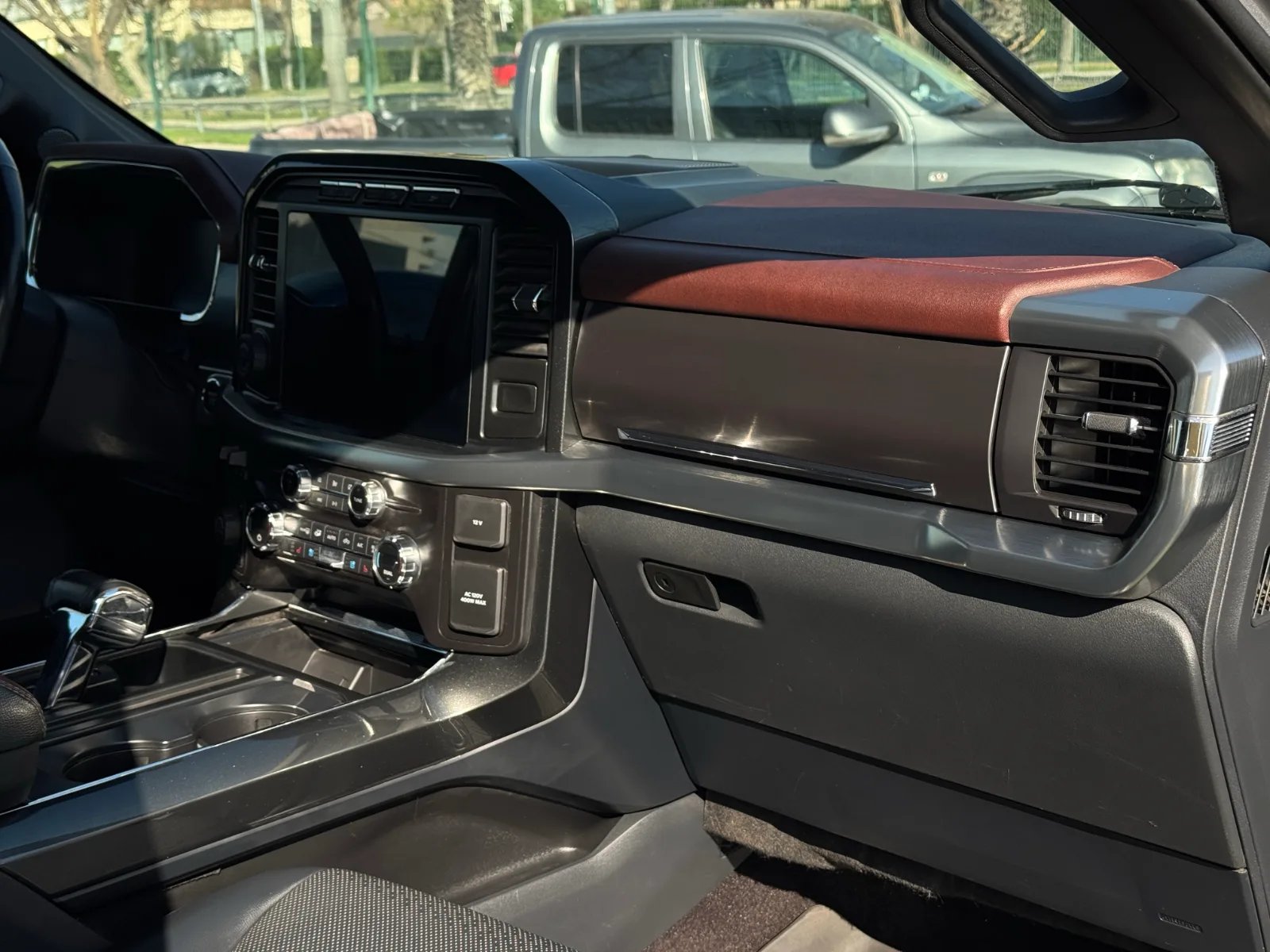 Ford F-150 Lariat Sport 2022 - Imagen 16 de 19