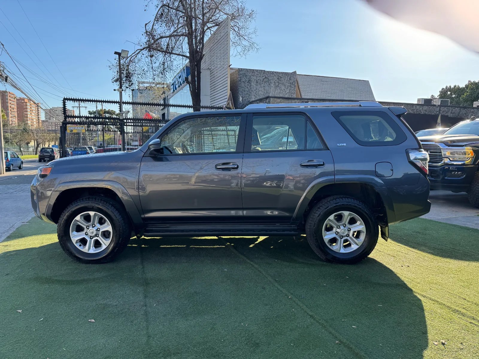 Toyota 4Runner SR5 2021 - Foto 4 de 17