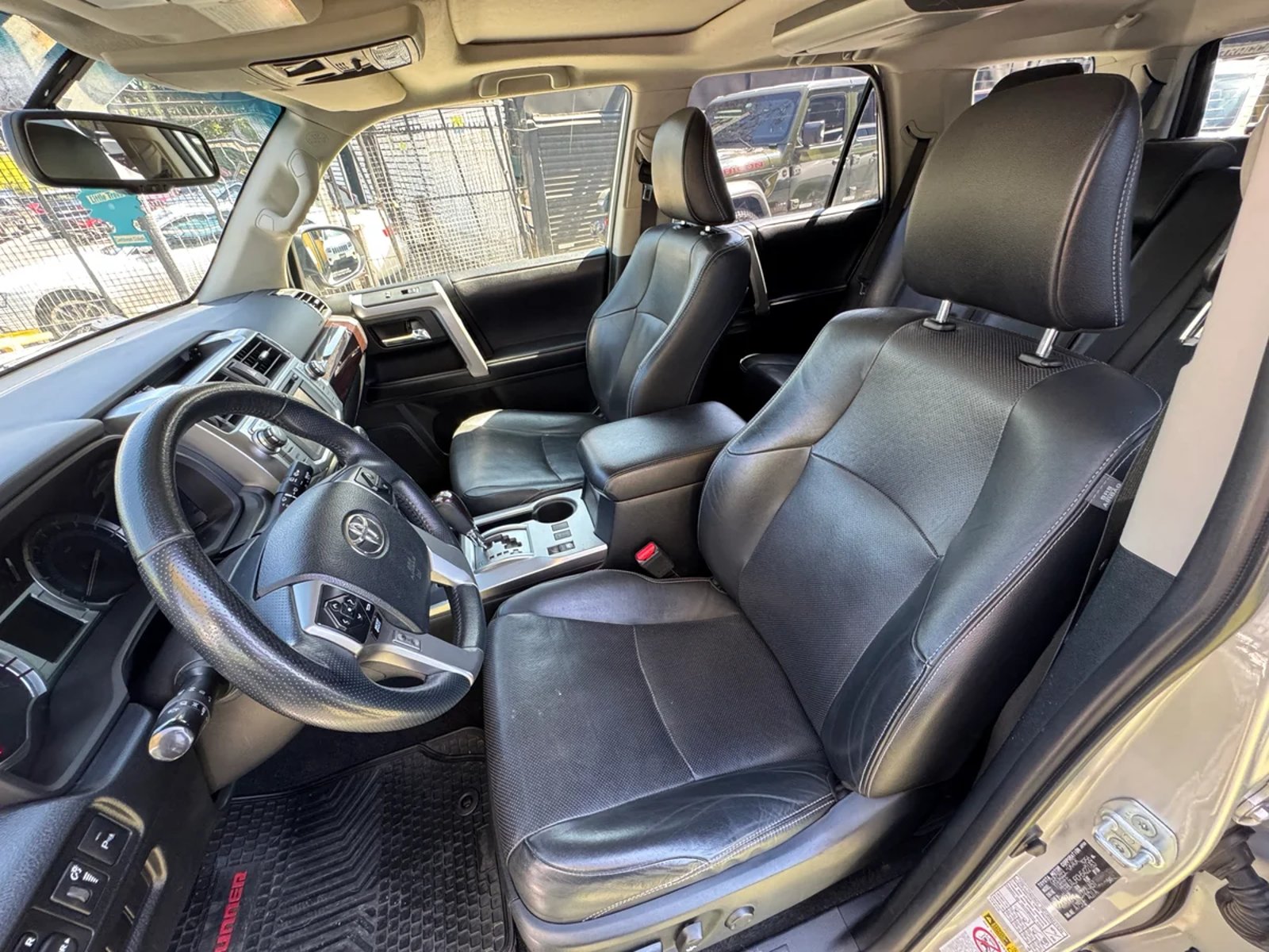 TOYOTA 4RUNNER 4.0 LIMITED 2017 - Imagen 10 de 15