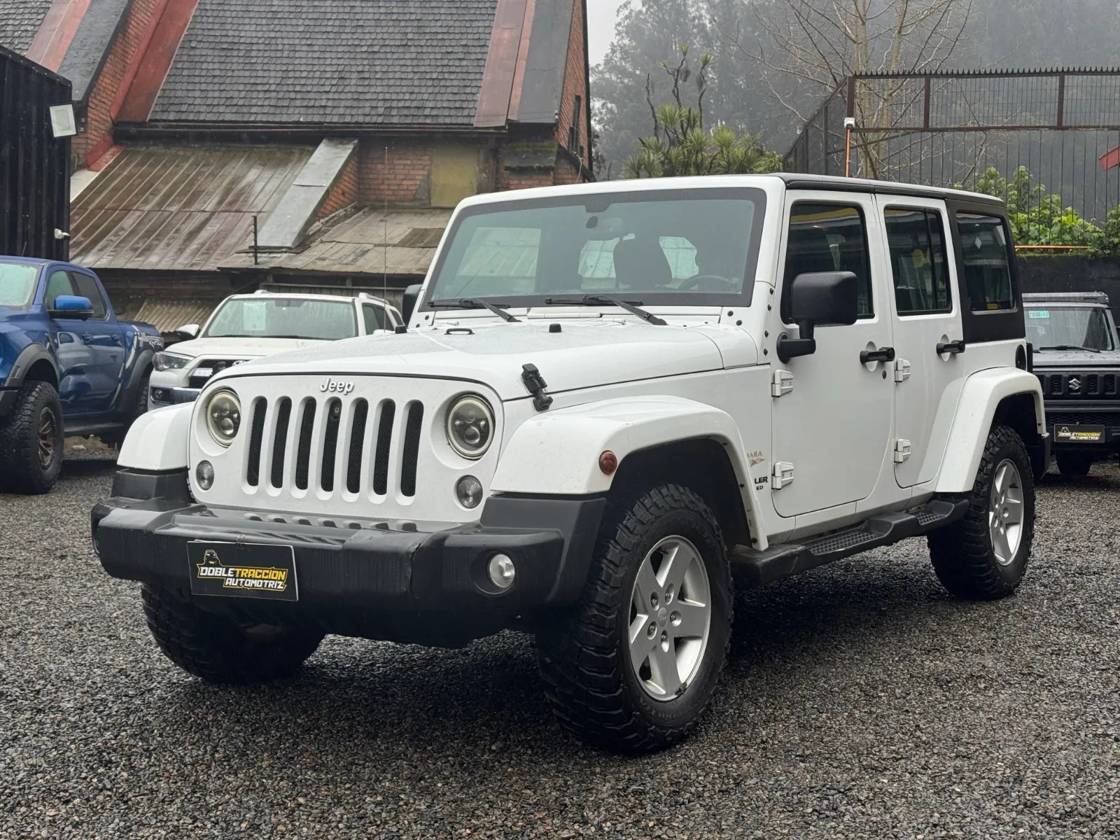 Jeep Wrangler JKU Sahara 2015 - Foto 3 de 20