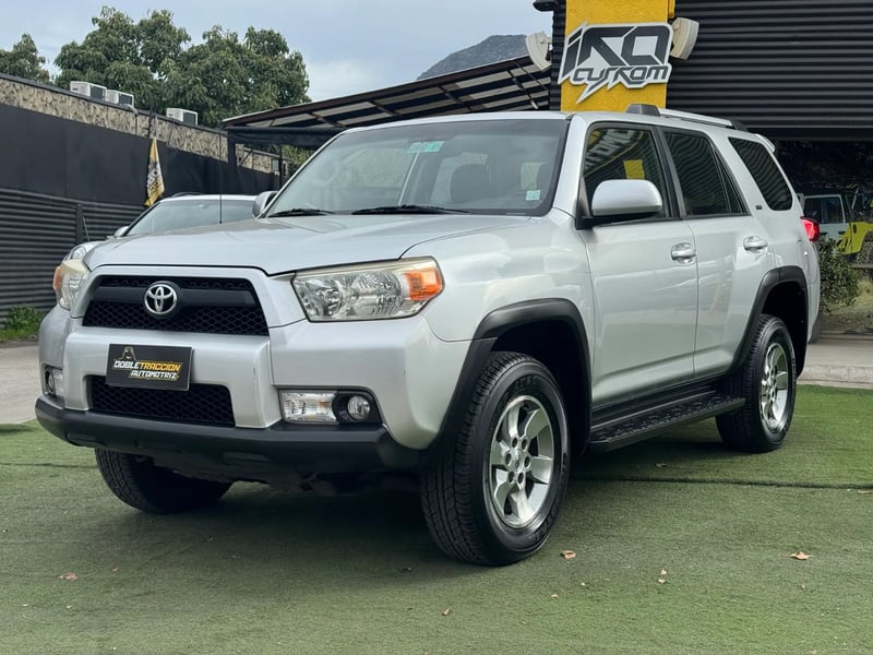 Toyota 4Runner SR5 2013 - Imagen 3 de 17