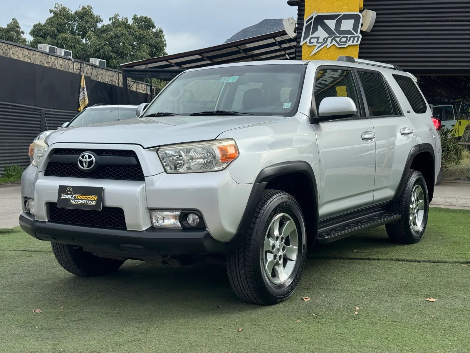 Toyota 4Runner SR5 2013 - Imagen 3 de 17