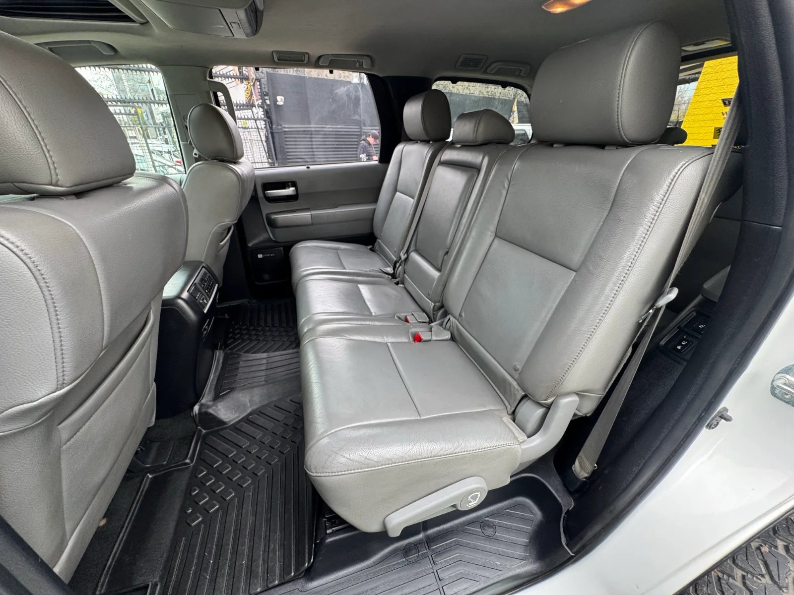 Toyota Sequoia Limited 2013 - Imagen 14 de 17