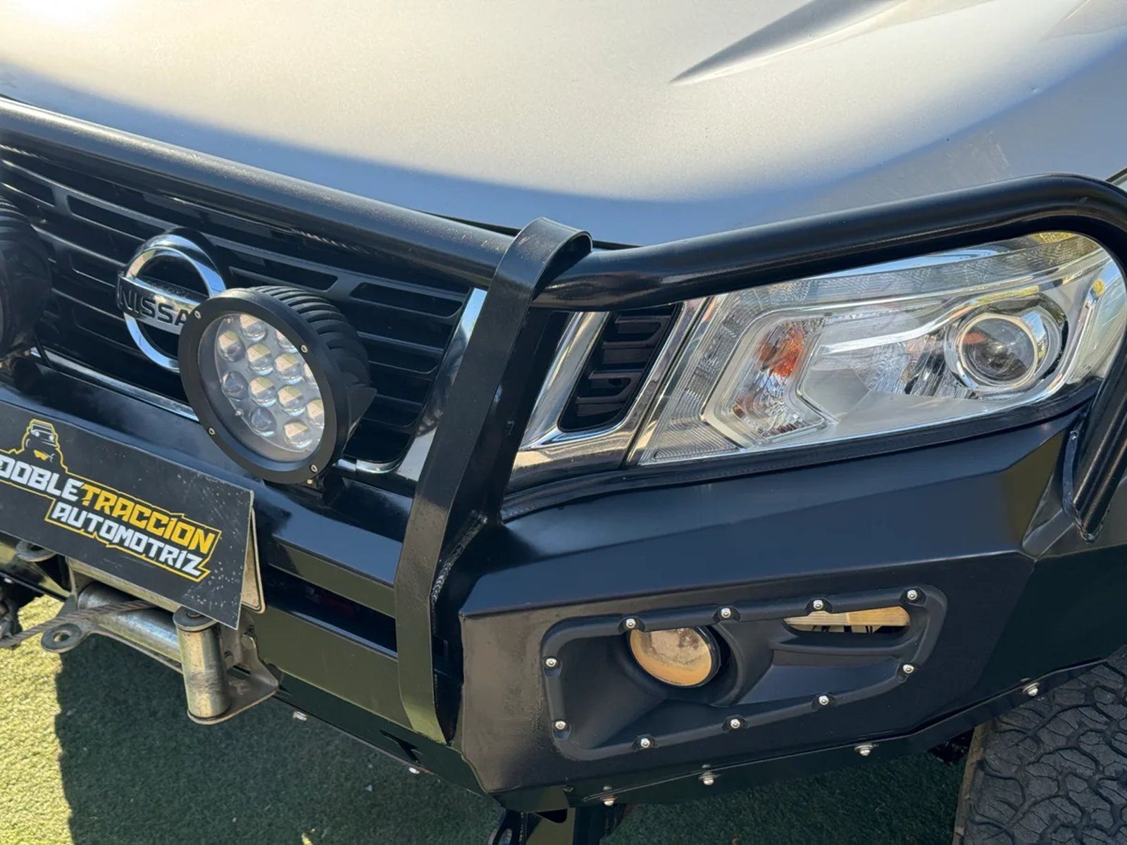 NISSAN NP300 DCAB LE 4X4 2.3 AUT 2019 - Imagen 6 de 12