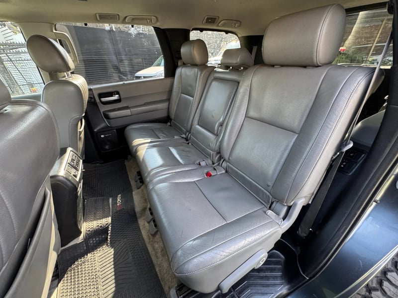 Toyota Sequoia Limited 2011 - Imagen 14 de 17