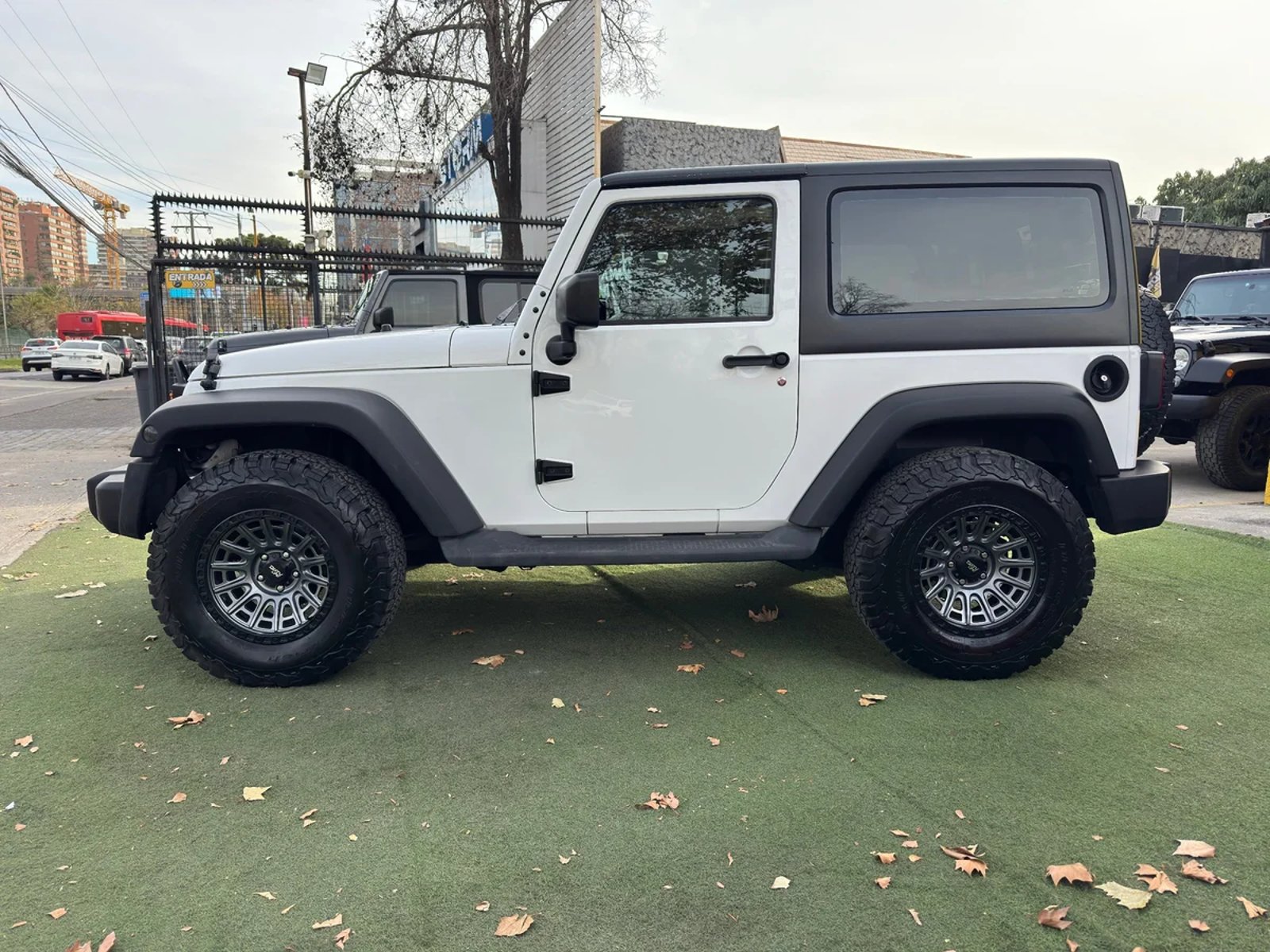 Jeep WRANGLER SPORT 2.8 AUT 2018 - Foto 4 de 15