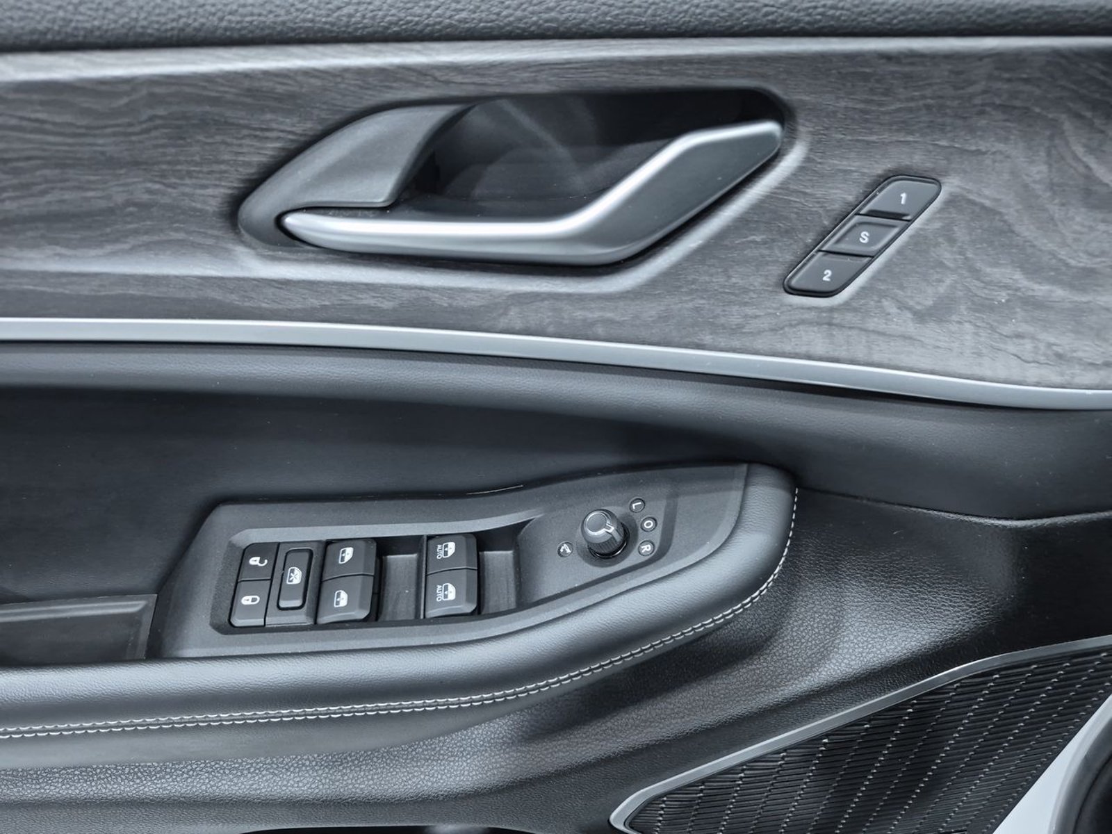 Jeep GRAND CHEROKEE LIMITED 4X4 3.6 AT 2024 - Imagen 16 de 20