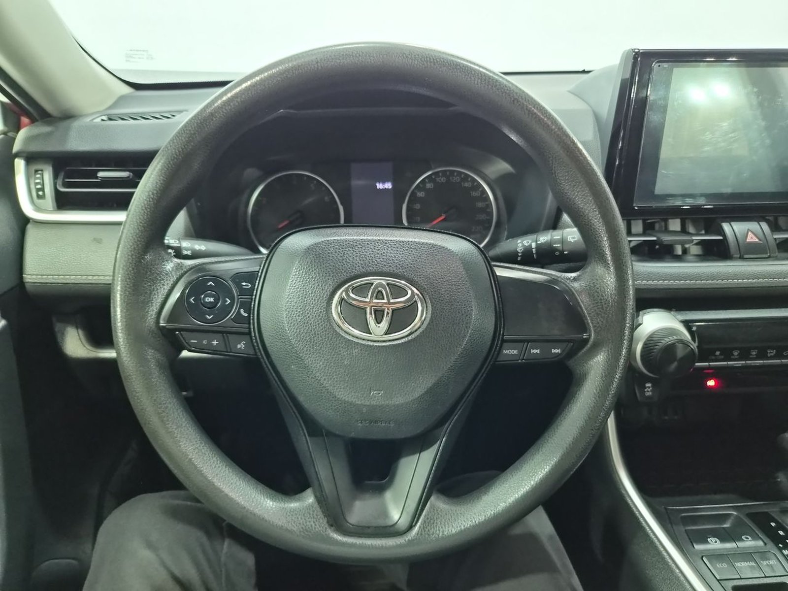 Toyota RAV4 4X2 2.0 AUT 2023 - Imagen 19 de 20