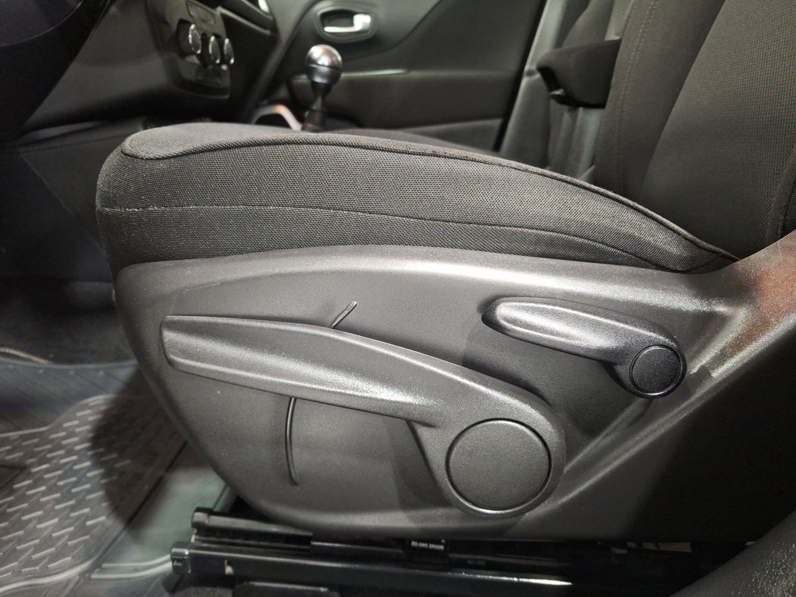 Jeep RENEGADE SPORT 1.7 2021 - Imagen 17 de 20