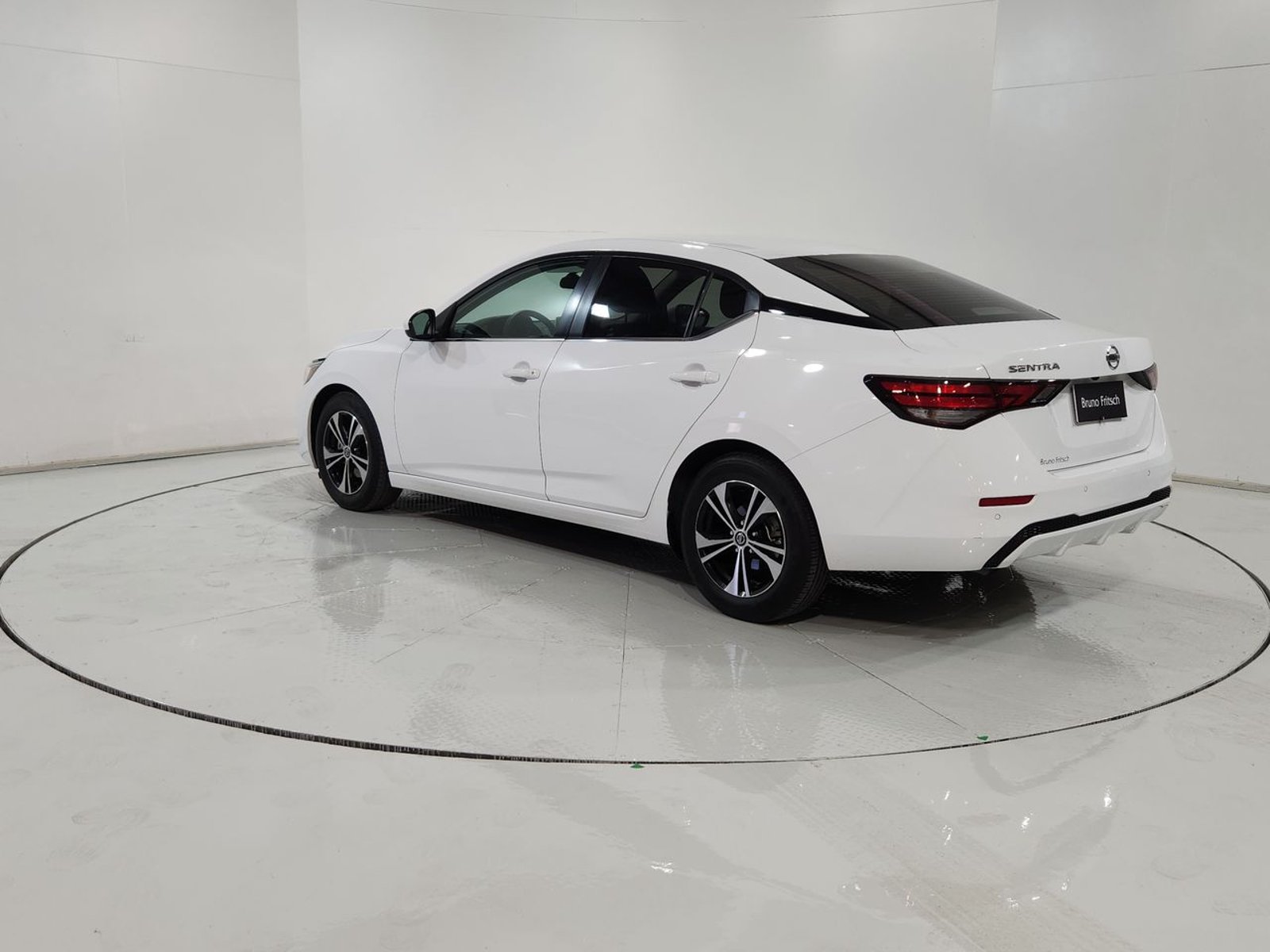 Nissan SENTRA SENSE MT 2024 - Imagen 7 de 20