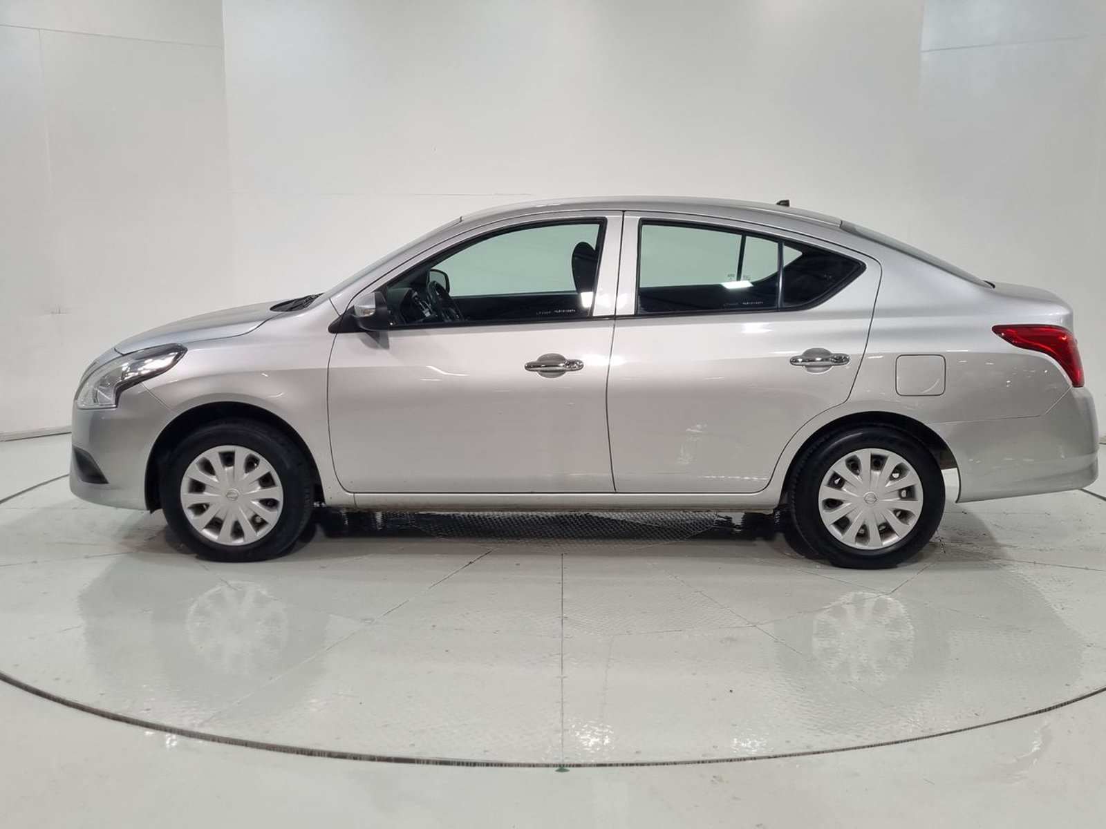 Nissan VERSA SENSE 1.6 2019 - Imagen 5 de 20